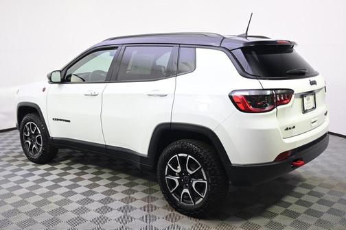 Bright White Clearcoat 2025 Jeep Compass Trailhawk