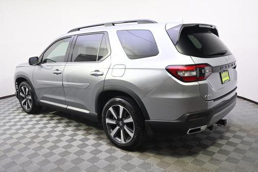 Lunar Silver Metallic 2023 Honda Pilot Touring
