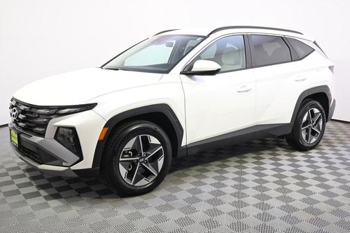 White Pearl 2025 Hyundai TUCSON SEL