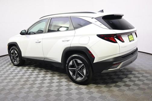 White Pearl 2025 Hyundai TUCSON SEL
