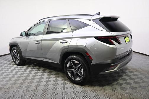 Shimmering Silver 2026 Hyundai TUCSON SEL Premium