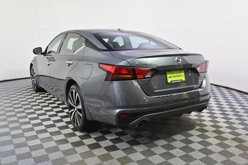 Gun Metallic 2020 Nissan Altima 2.5 Platinum