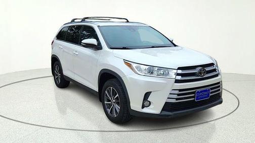 Blizzard Pearl 2019 Toyota Highlander XLE