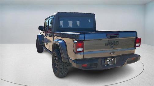 2022 Jeep Gladiator Sport