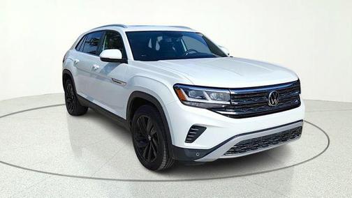 Pure White 2022 Volkswagen Atlas Cross Sport 3.6L V6 SE w/Technology