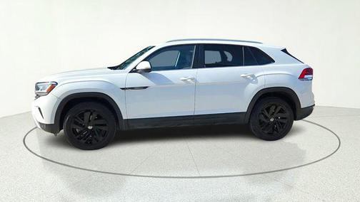 Pure White 2022 Volkswagen Atlas Cross Sport 3.6L V6 SE w/Technology
