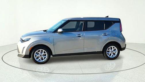 Gray 2025 Kia Soul LX