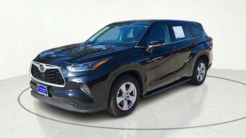 Midnight Black Metallic 2021 Toyota Highlander L