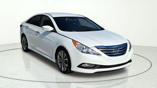 Pearl White 2014 Hyundai SONATA SE