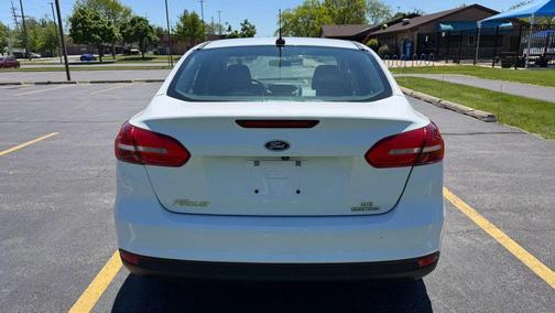 White 2015 Ford Focus SE
