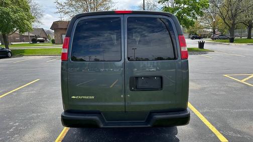 2017 Chevrolet Express 2500 LS