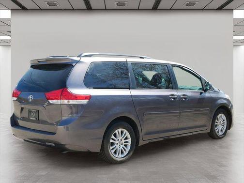 Predawn Gray Mica 2013 Toyota Sienna XLE