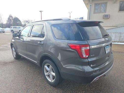 Magnetic 2016 Ford Explorer XLT