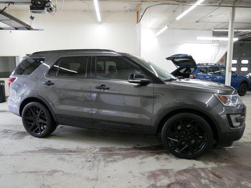Magnetic Metallic 2017 Ford Explorer sport