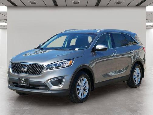 Titanium Silver 2017 Kia Sorento LX