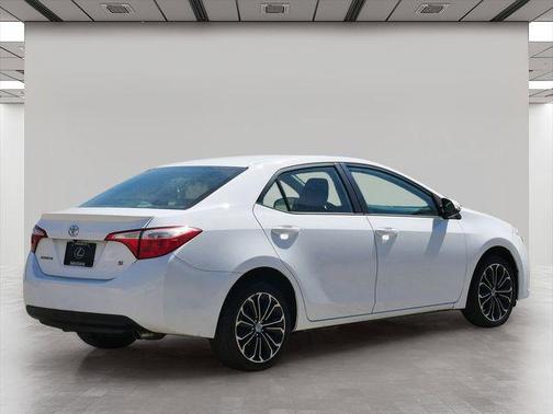 Super White 2015 Toyota Corolla S Plus