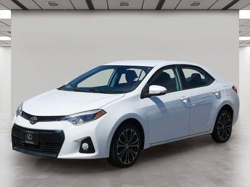 Super White 2015 Toyota Corolla S Plus