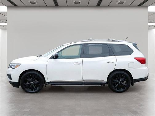2017 Nissan Pathfinder Platinum