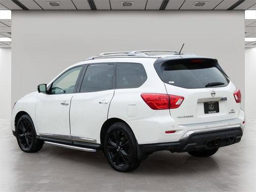 2017 Nissan Pathfinder Platinum