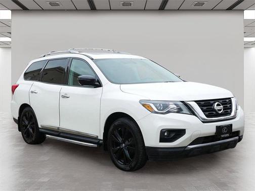 2017 Nissan Pathfinder Platinum