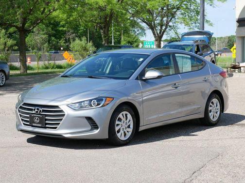 Gray Metallic 2017 Hyundai ELANTRA SE