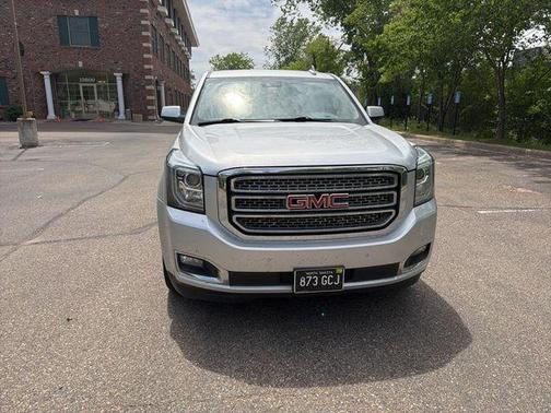 Quicksilver Metallic 2019 GMC Yukon XL SLT
