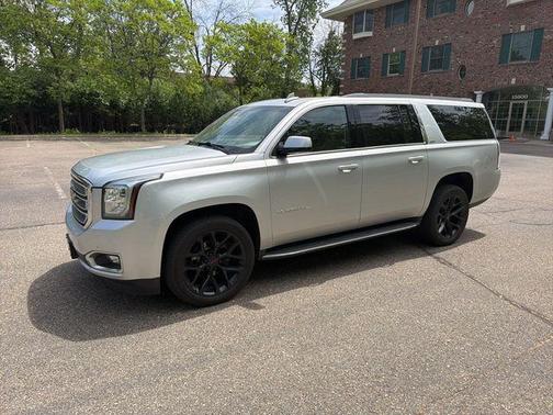 Quicksilver Metallic 2019 GMC Yukon XL SLT