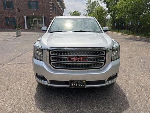 Quicksilver Metallic 2019 GMC Yukon XL SLT