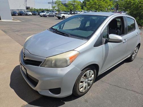 Classic Silver Metallic 2013 Toyota Yaris LE