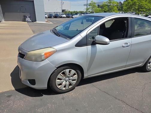 Classic Silver Metallic 2013 Toyota Yaris LE