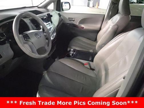 2013 Toyota Sienna XLE