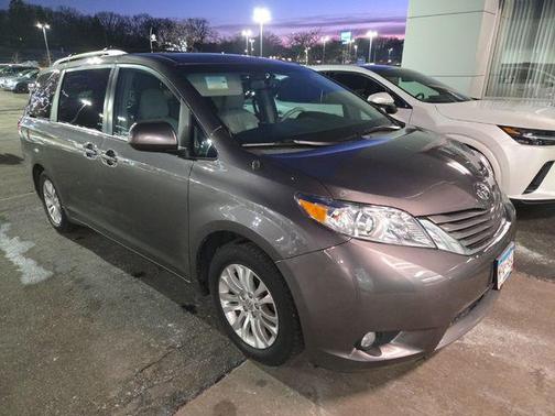 2013 Toyota Sienna XLE