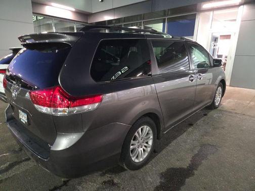 2013 Toyota Sienna XLE