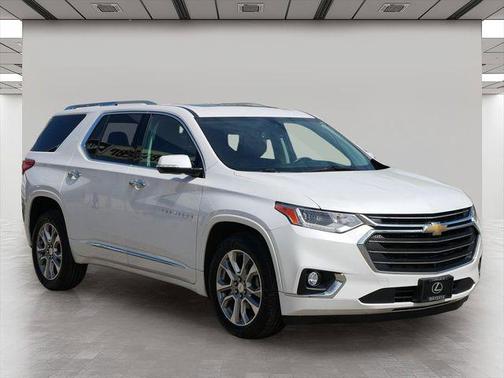 Iridescent Pearl Tricoat 2018 Chevrolet Traverse Premier