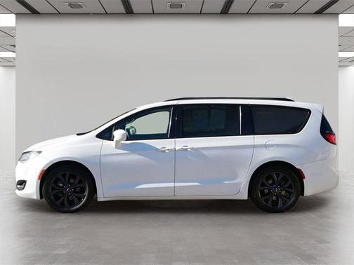 2018 Chrysler Pacifica Touring-L Plus