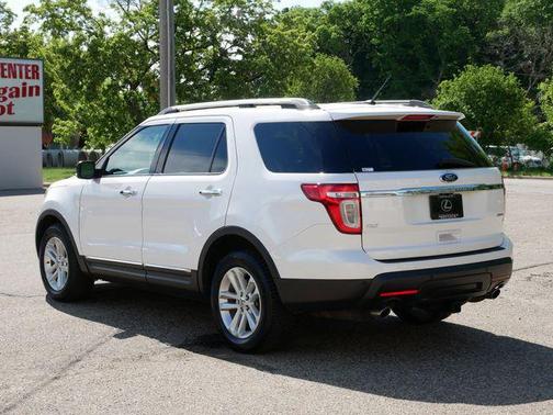 White Platinum Metallic Tri-Coat 2011 Ford Explorer XLT