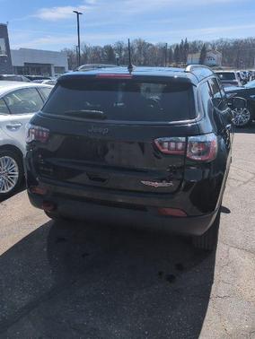 Diamond Black Crystal Pearlcoat 2018 Jeep Compass Trailhawk