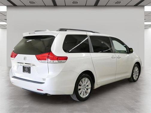 2013 Toyota Sienna XLE