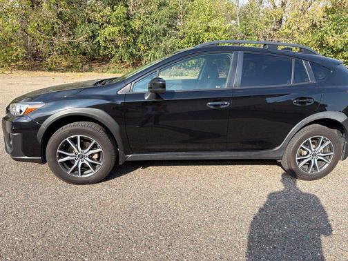Crystal Black Silica 2019 Subaru Crosstrek 2.0i Premium