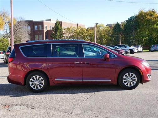 2018 Chrysler Pacifica Touring-L