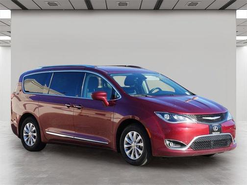 2018 Chrysler Pacifica Touring-L