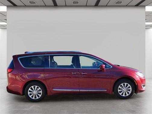 2018 Chrysler Pacifica Touring-L