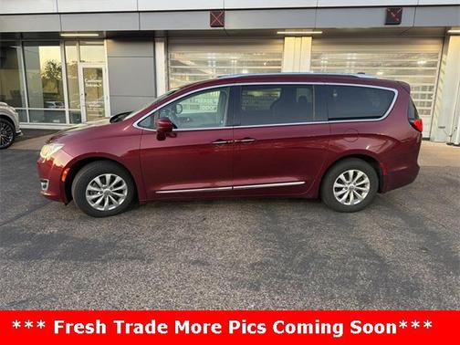 2018 Chrysler Pacifica Touring-L