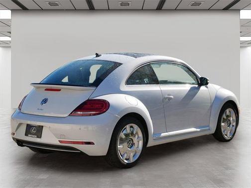 2018 Volkswagen Beetle 2.0T SE