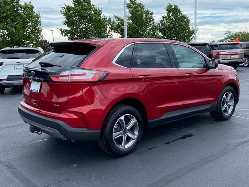 Photo 3 of 32 of 2022 Ford Edge SEL