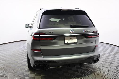 2023 BMW X7 M60i