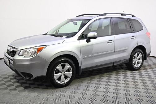 Ice Silver Metallic 2014 Subaru Forester 2.5i Premium