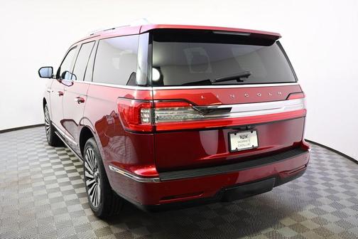 Ruby Red Metallic Tinted Clearcoat 2018 Lincoln Navigator Reserve