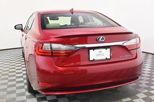 2016 Lexus ES 300h Base