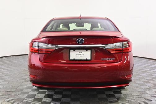 2016 Lexus ES 300h Base